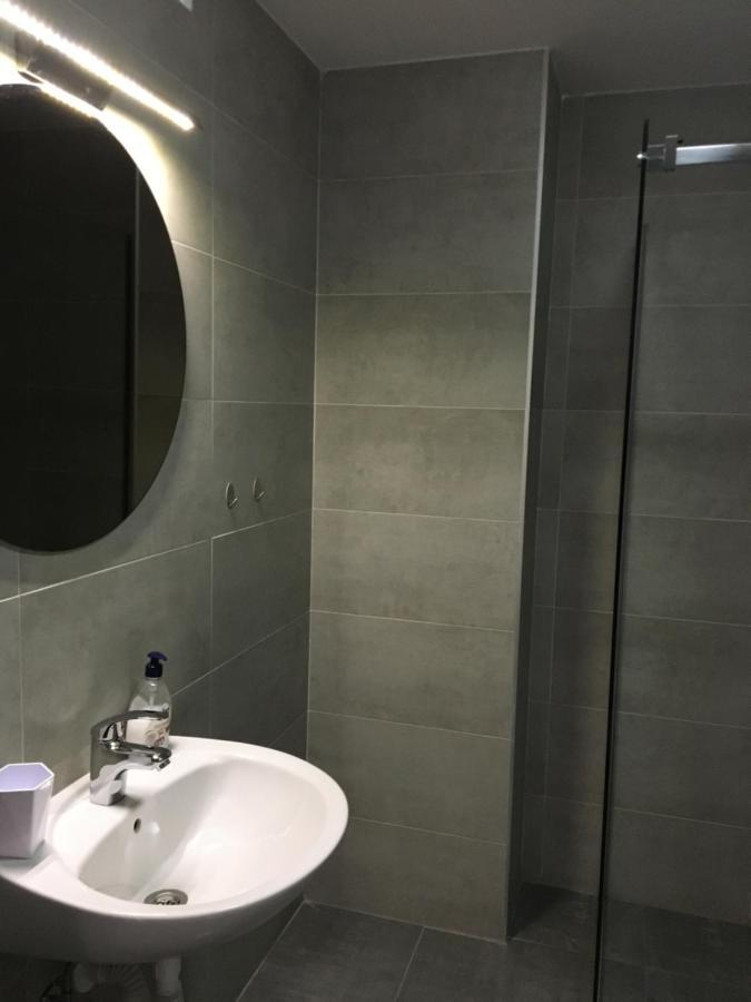 Čačak Cool Apartments With Free Parking מראה חיצוני תמונה